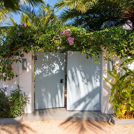 Le Mandala Moris Guesthouse Pointe Aux Canonniers Grand-Baie Exterior photo