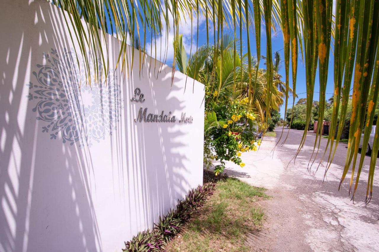 Le Mandala Moris Guesthouse Pointe Aux Canonniers Grand-Baie Exterior photo