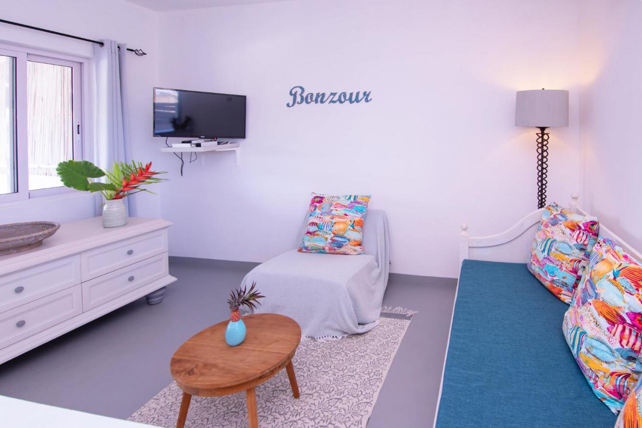 Le Mandala Moris Guesthouse Pointe Aux Canonniers Grand-Baie Exterior photo