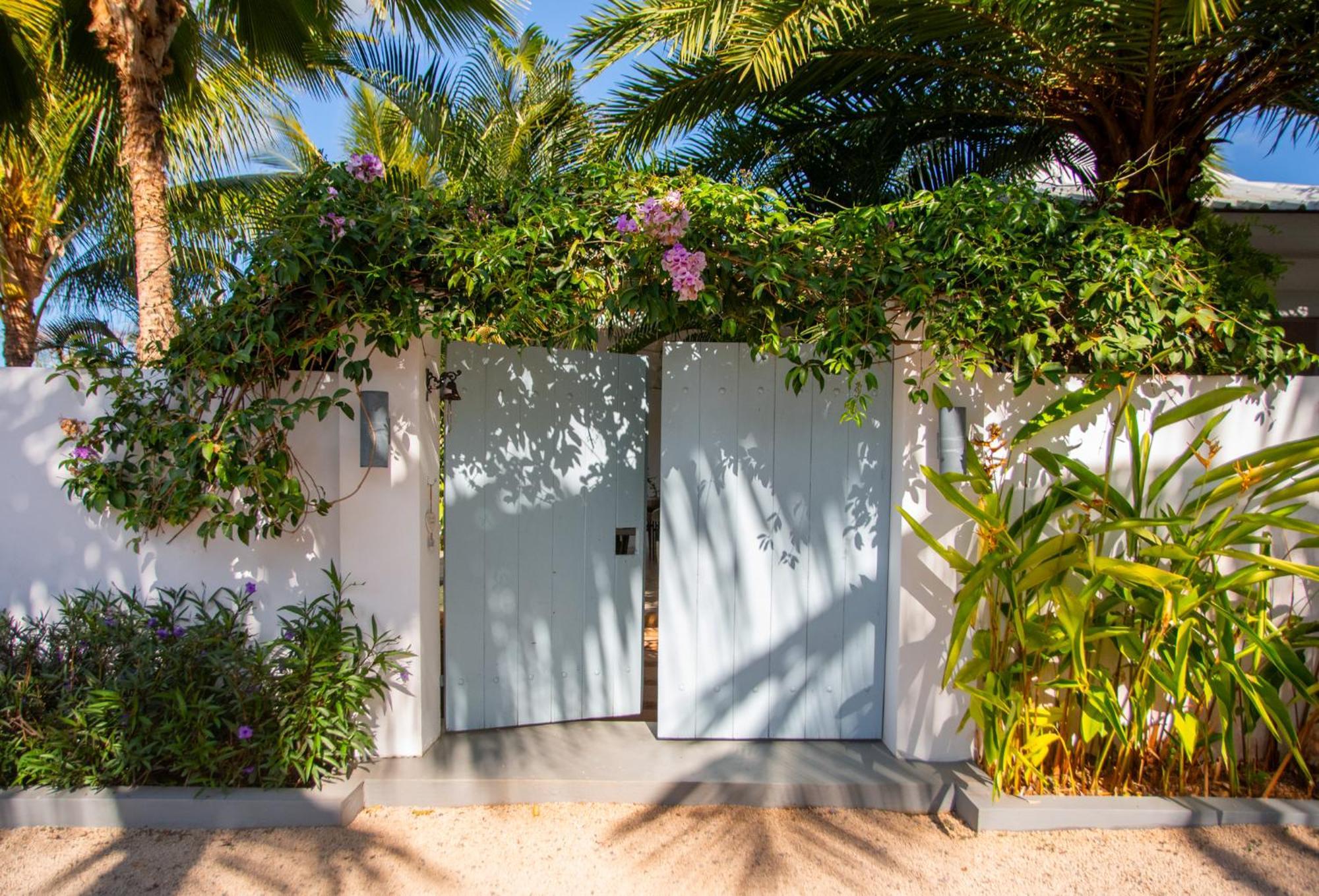 Le Mandala Moris Guesthouse Pointe Aux Canonniers Grand-Baie Exterior photo