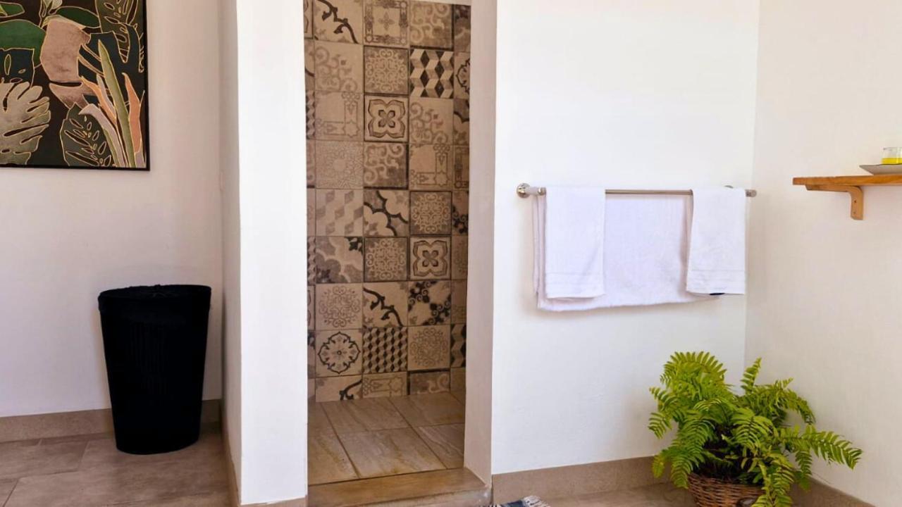 Le Mandala Moris Guesthouse Pointe Aux Canonniers Grand-Baie Exterior photo