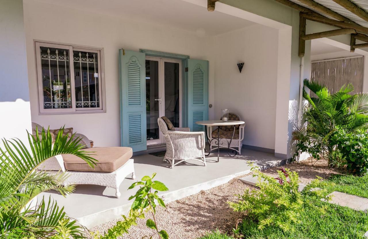 Le Mandala Moris Guesthouse Pointe Aux Canonniers Grand-Baie Exterior photo